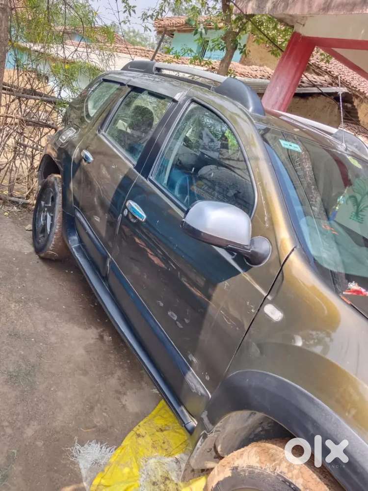 गुड कंडीशन मजबूरी है गाड़ी में कोई कमी नहीं है