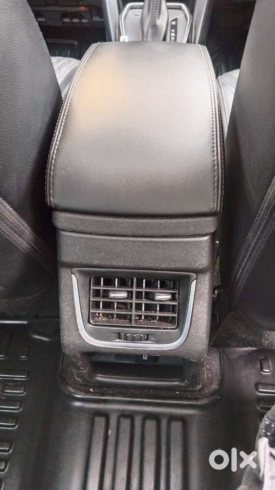 Maruti Suzuki Grand Vitara 1.5 Alpha Smart Hybrid At, 2023, Petrol