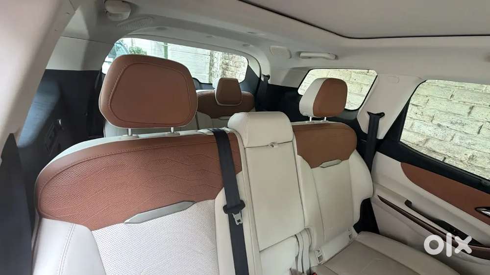 Mahindra Xuv 7xo Ax7 2026