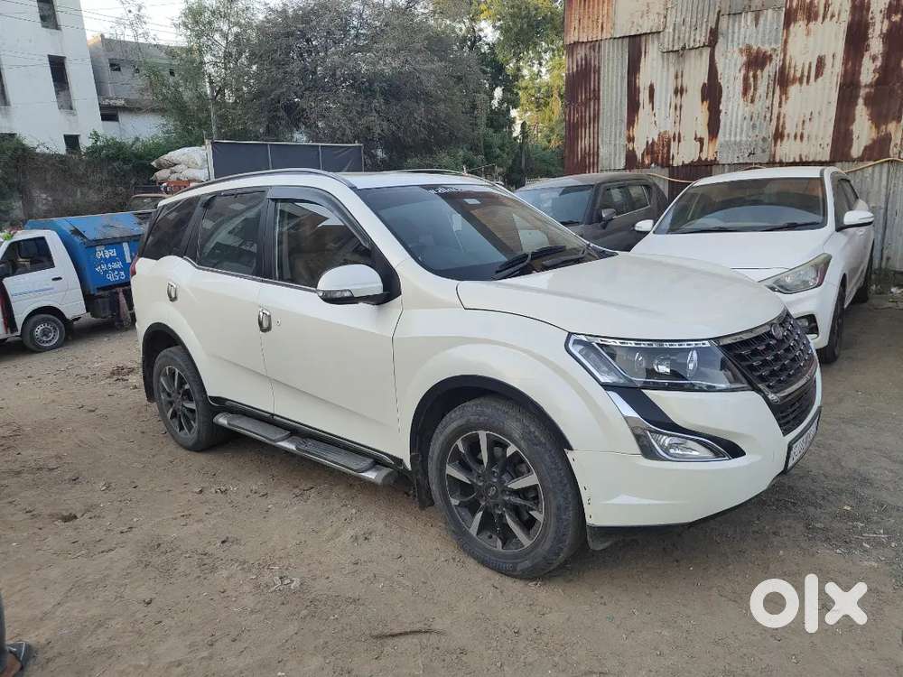 Good Conditions And Well Maintained Car In Showroom Service