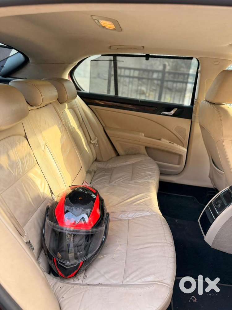 Skoda Superb 2013 Petrol 95000 Km Driven