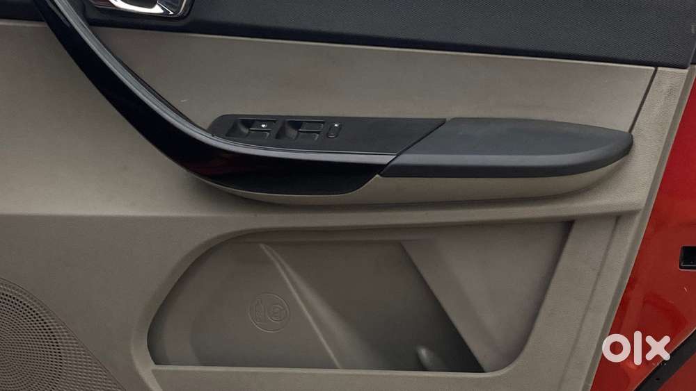 Tata Tiago 1.2 Revotron Xza, 2018, Petrol