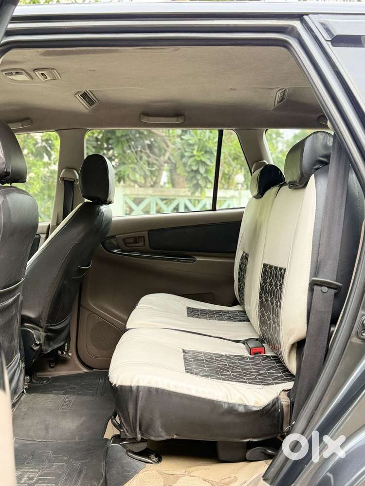 Toyota Innova 2.5 G (diesel) 8 Seater, 2015, Diesel
