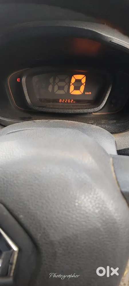 Renault Kwid Rxt 2017 Petrol Manual First Party Vi Mein