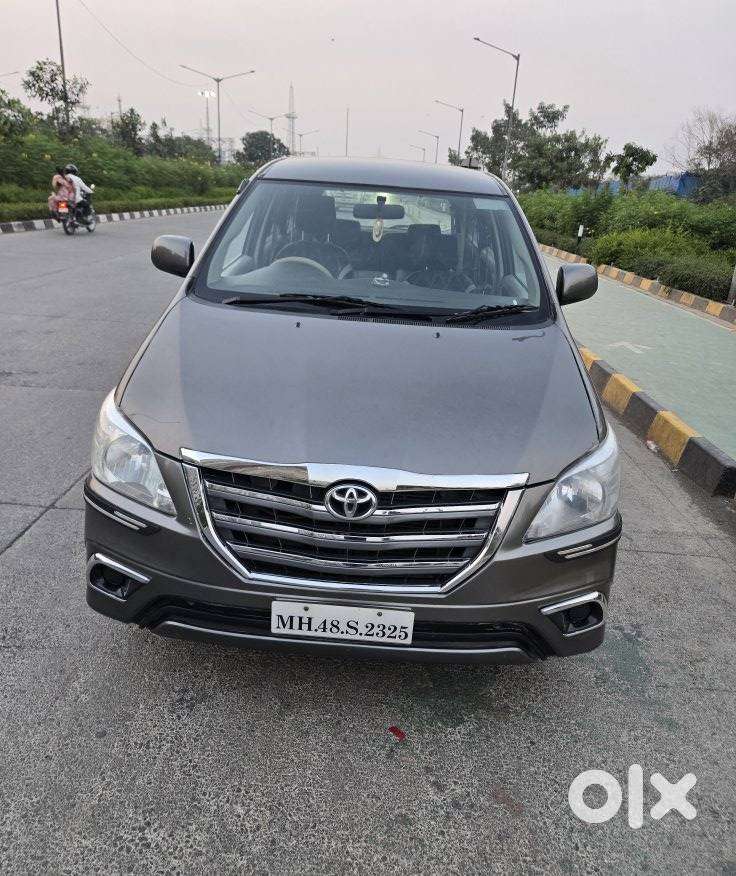 Toyota Innova 2.5 Gx (diesel) 8 Seater Bs Iv, 2014, Diesel
