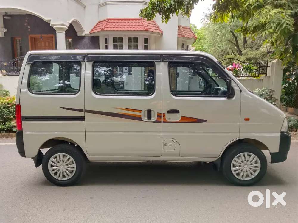 Maruti Suzuki Eeco 2022 Petrol 75000 Km Driven with CNG company fitted