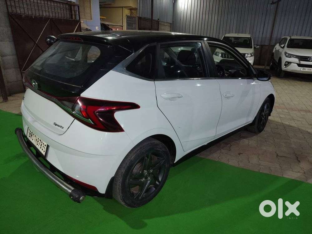 Hyundai I20 Sportz 1.2 Mt Dual Tone, 2023, Petrol