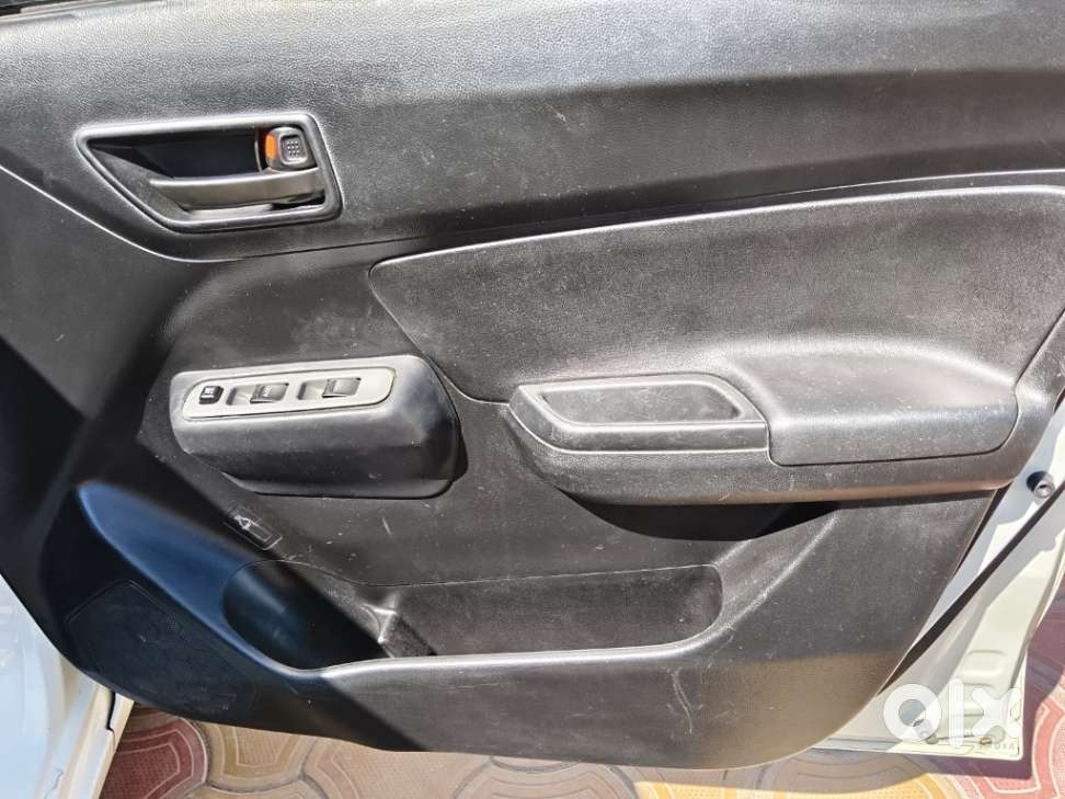 Maruti Suzuki Swift 2018 Lxi, 2019, Petrol