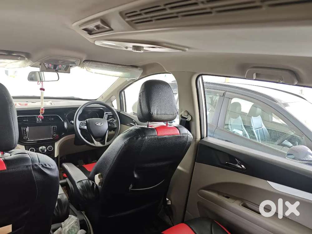 Mahindra Marazzo M6 Plus