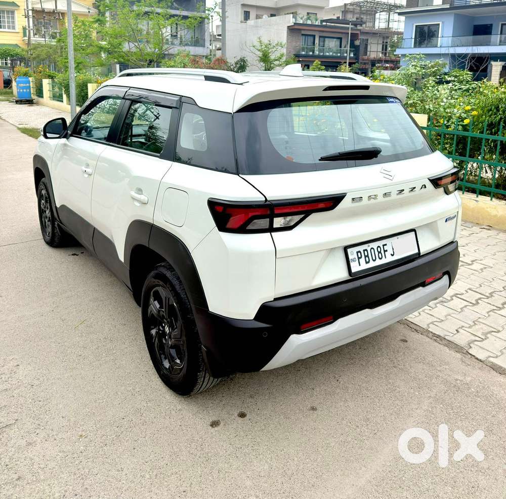 Maruti Suzuki Brezza 1.5 Zxi At Smart Hybrid, 2024, Petrol