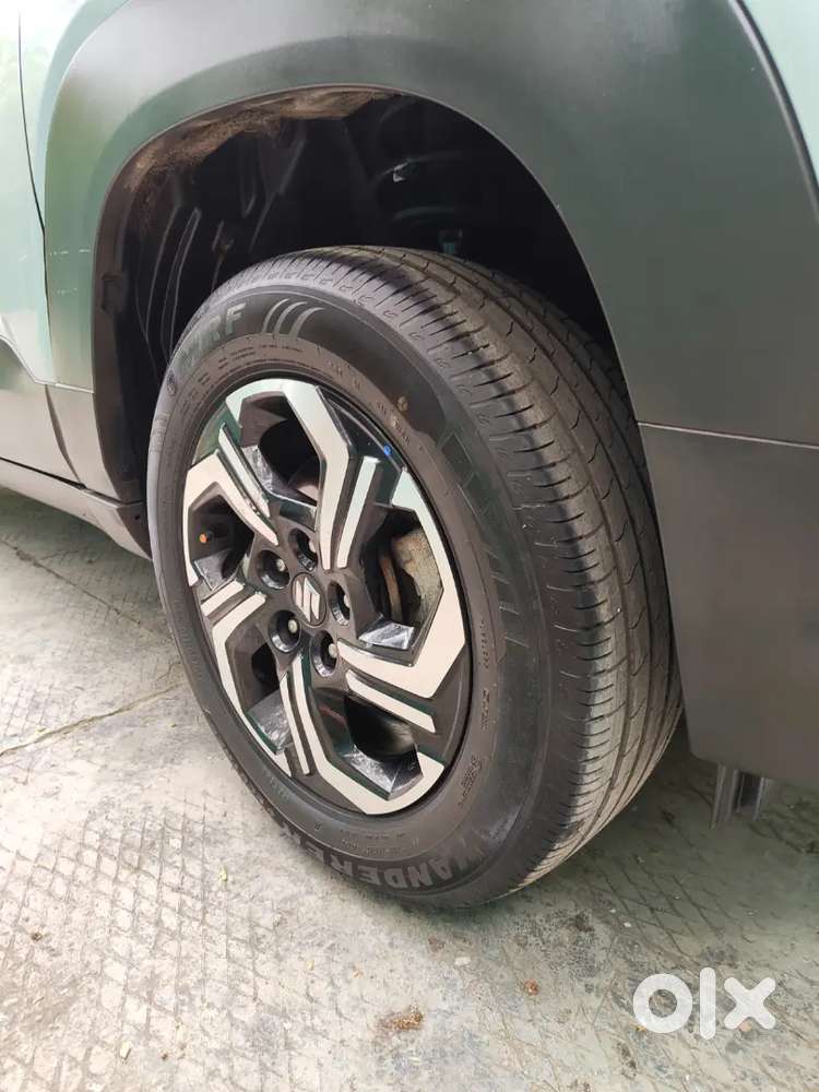 Maruti Brezza Zxi+ At Dual Tone