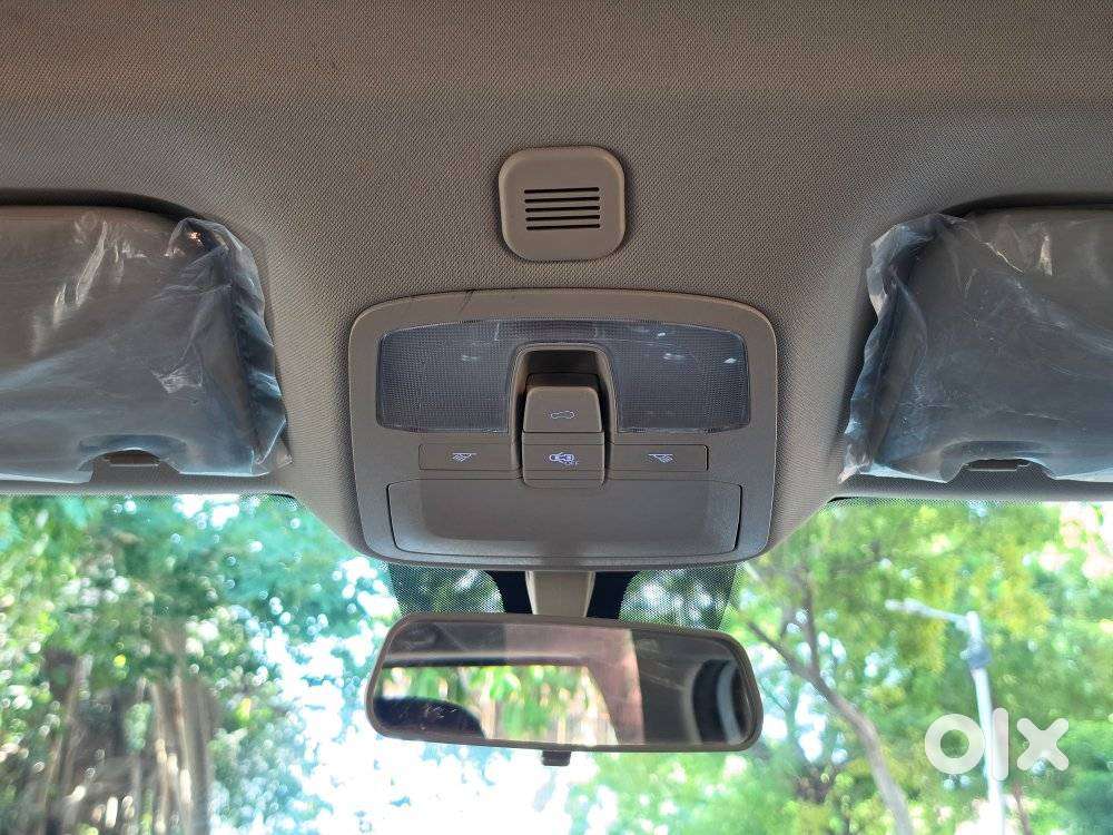 Mahindra Scorpio-n 2.0 Z8 Petrol At 7 Str, 2025, Petrol