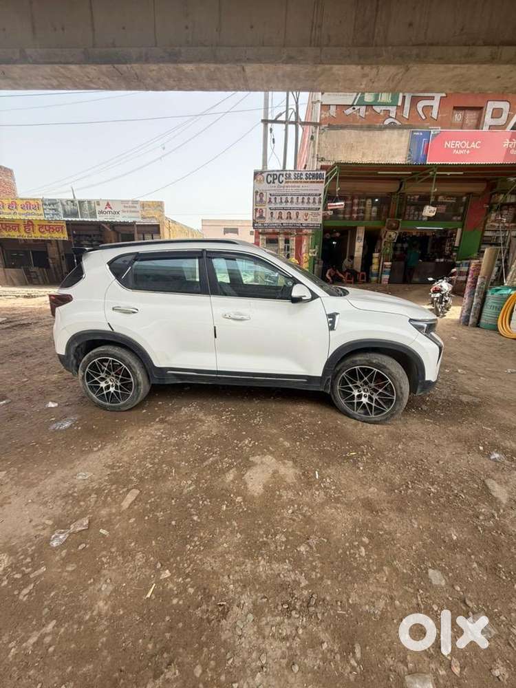 Kia Petrol Car 2025