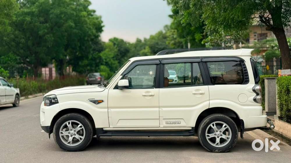 Mahindra Scorpio 2017 Diesel 80000 Km Driven