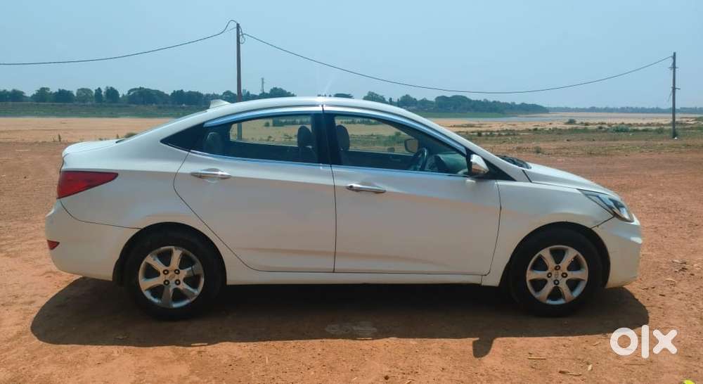 Hyundai Verna 1.5 Sx Vtvt, 2013, Petrol