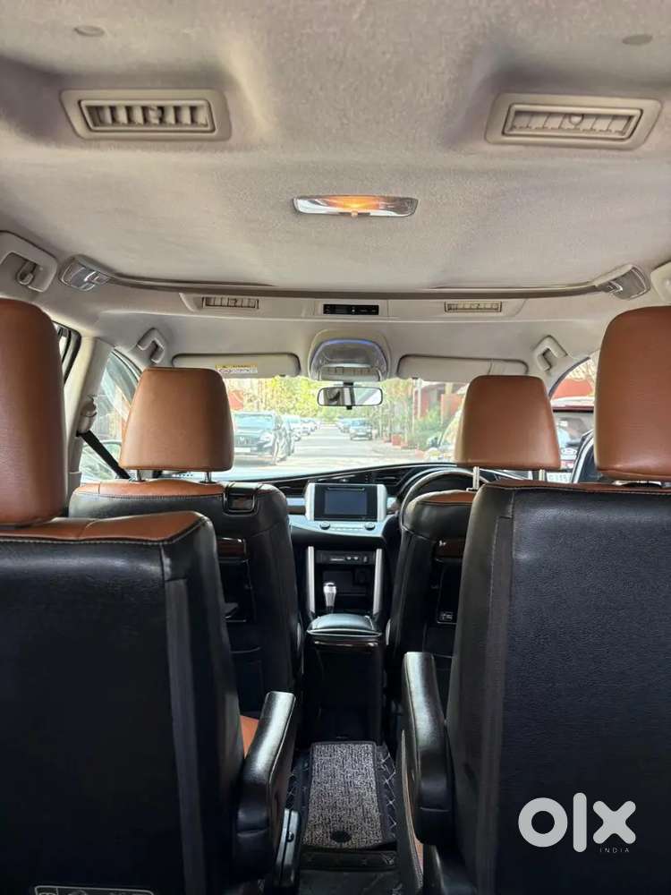 Toyota Innova Crysta 2018 Diesel Well Maintained