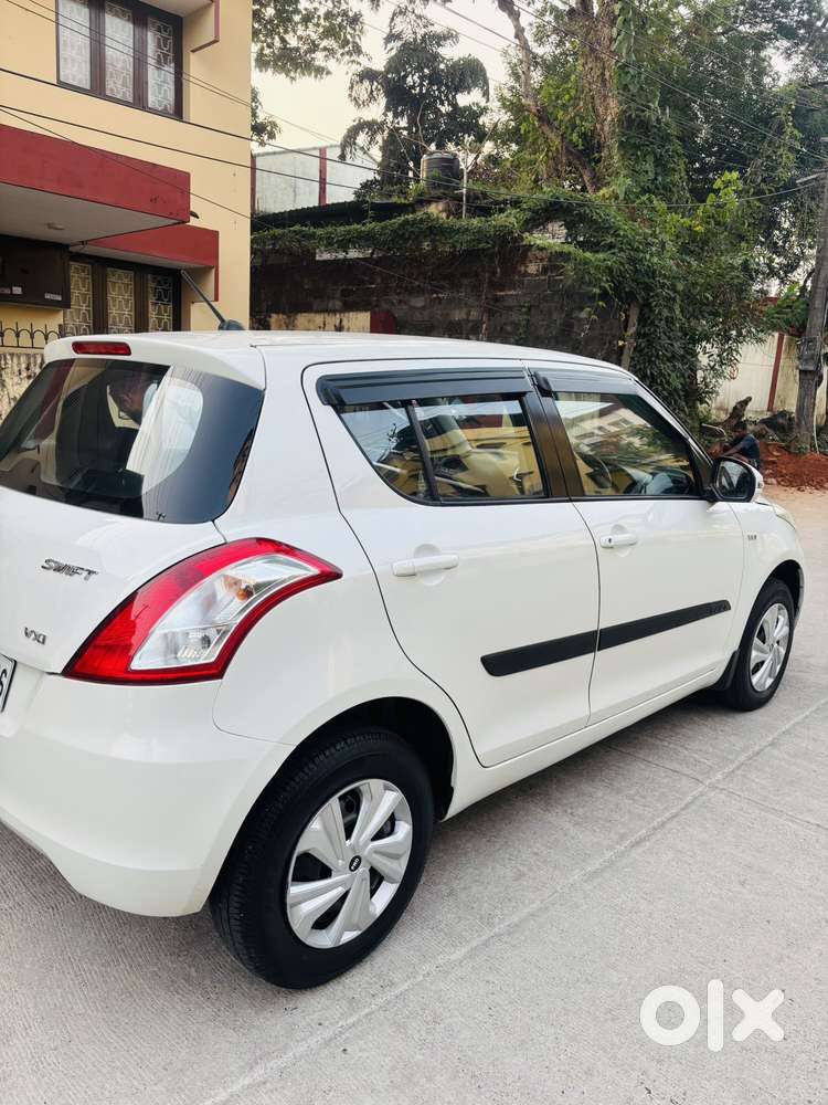 Maruti Suzuki Swift Vxi Optional, 2017, Petrol