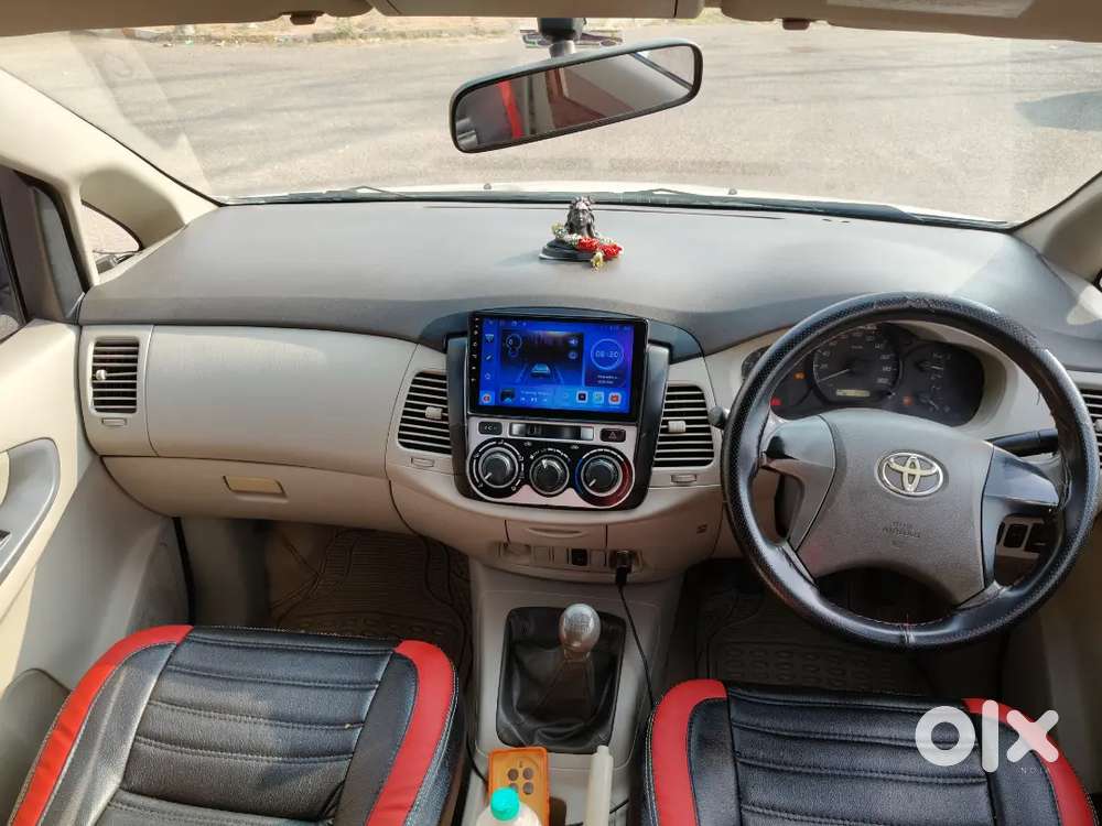 Toyota Innova Car