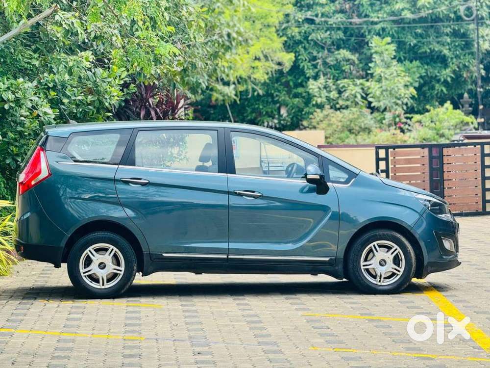 Mahindra Marazzo M6, 2019, Diesel