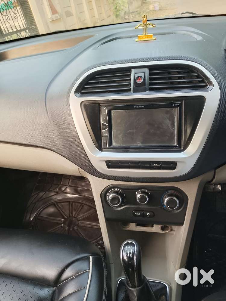 Tata Tiago 1.2 Revotron Xt (o), 2016, Petrol