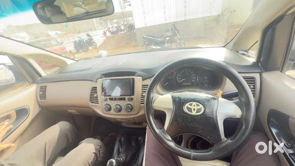 Toyota Innova 2.5 Le 2015