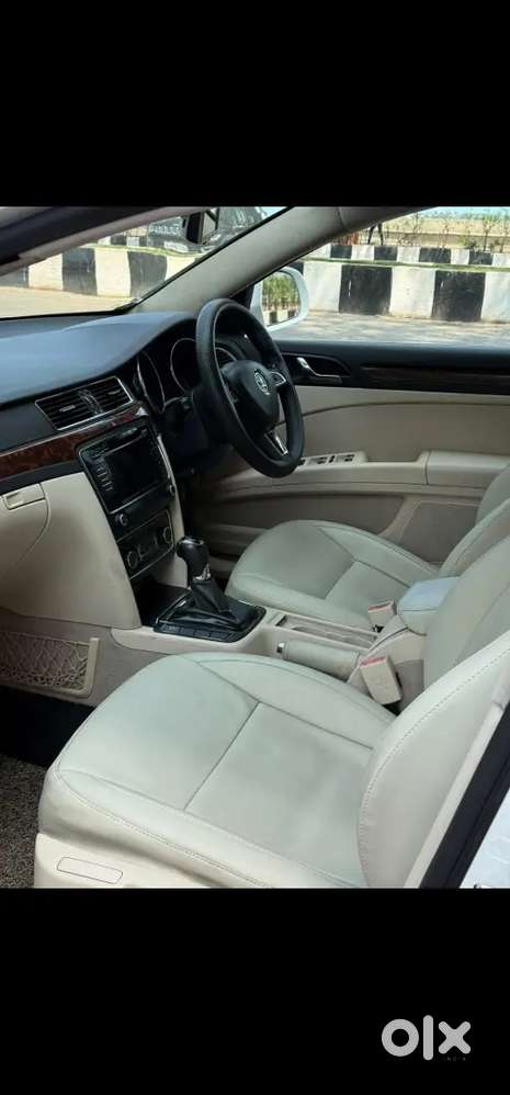 Skoda Superb Elegance 2014 Variant