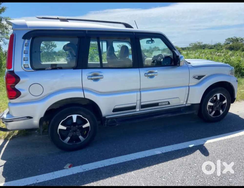 Mahindra Scorpio Classic S11 2022