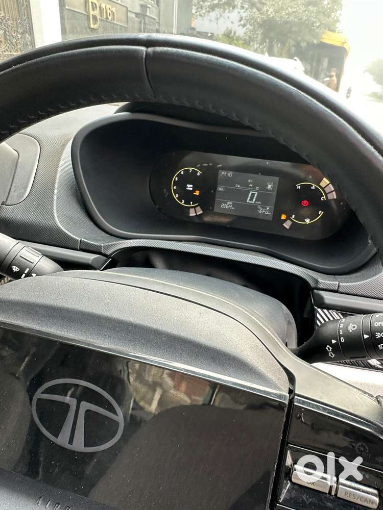 Tata Curvv Creative 1.2 Revotron Petrol 6mt, 2025, Petrol