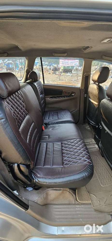 Toyota Innova 2.5 G (diesel) 8 Seater, 2015, Diesel