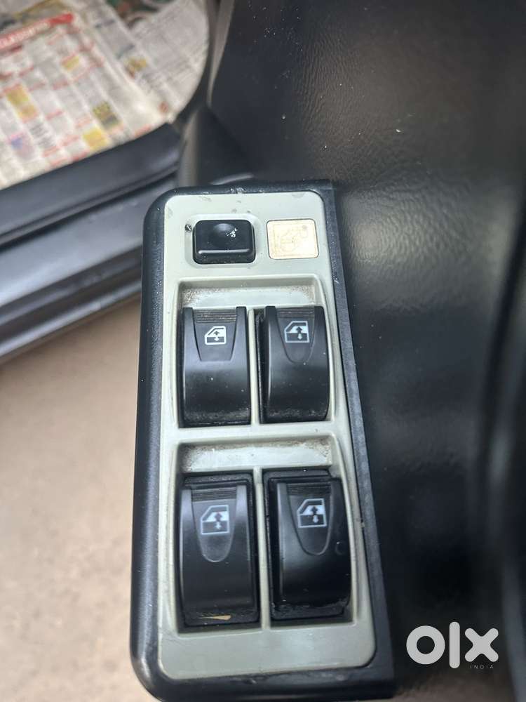 Maruti Suzuki Swift Lxi Option, 2012, Petrol