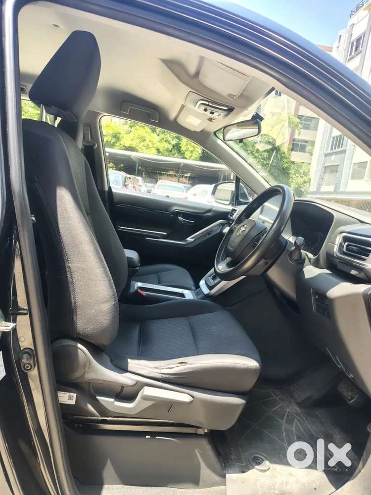 Toyota Innova Hycross 2.0 Gx 8 Str, 2023, Petrol