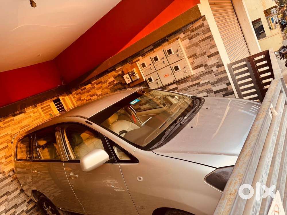 Toyota Innova 2005 Petrol Well Maintained