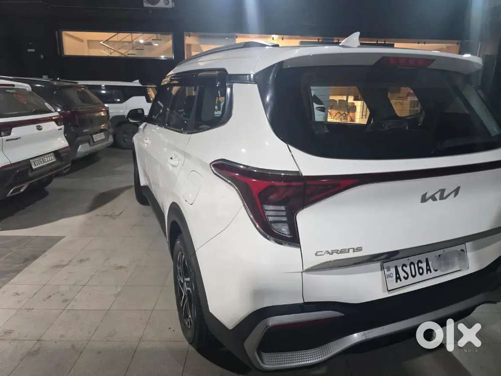 Kia Carens 2023 Petrol Well Maintained