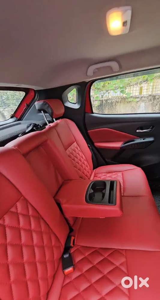 Nissan Magnite Variant 2025nov  Cng+petrol-cng Mileage 33km Petrol 18