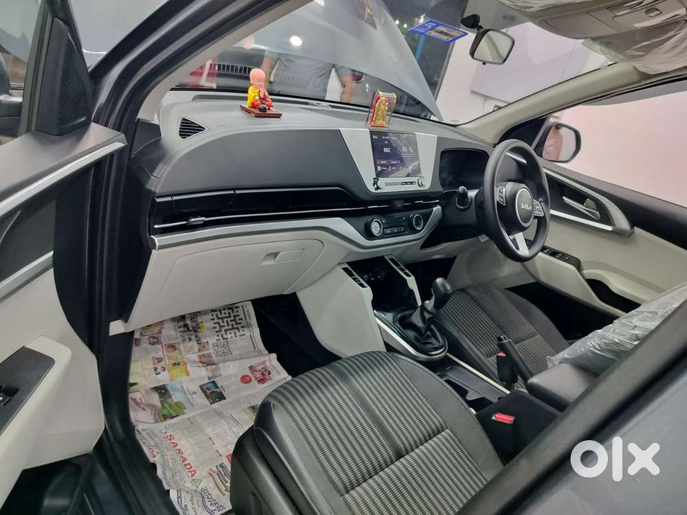 Kia Carens 1.4 Prestige 7 Str, 2023, Petrol