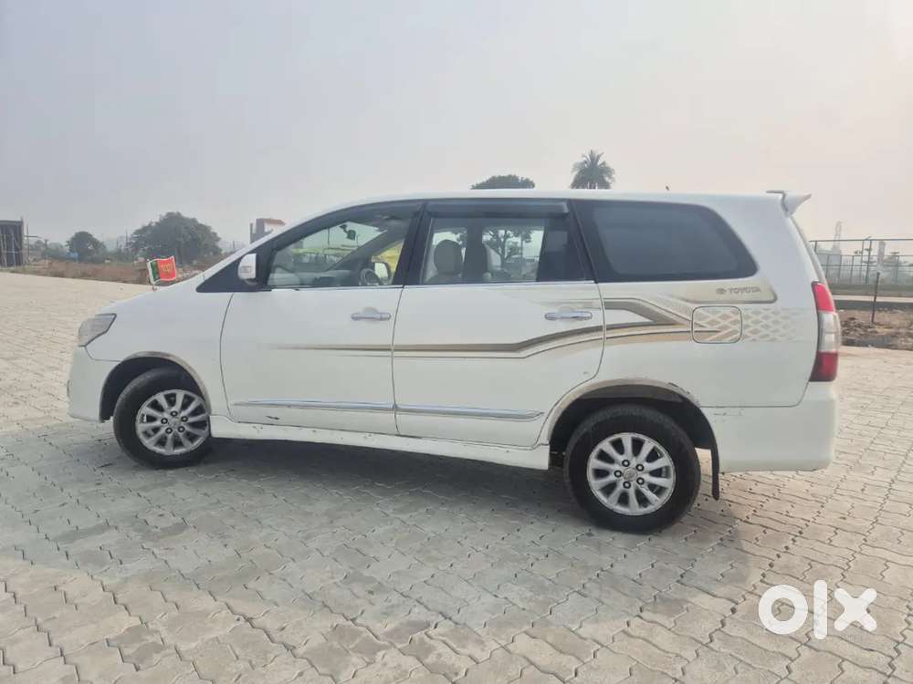 Toyota Innova 2014 Diesel Well Maintained