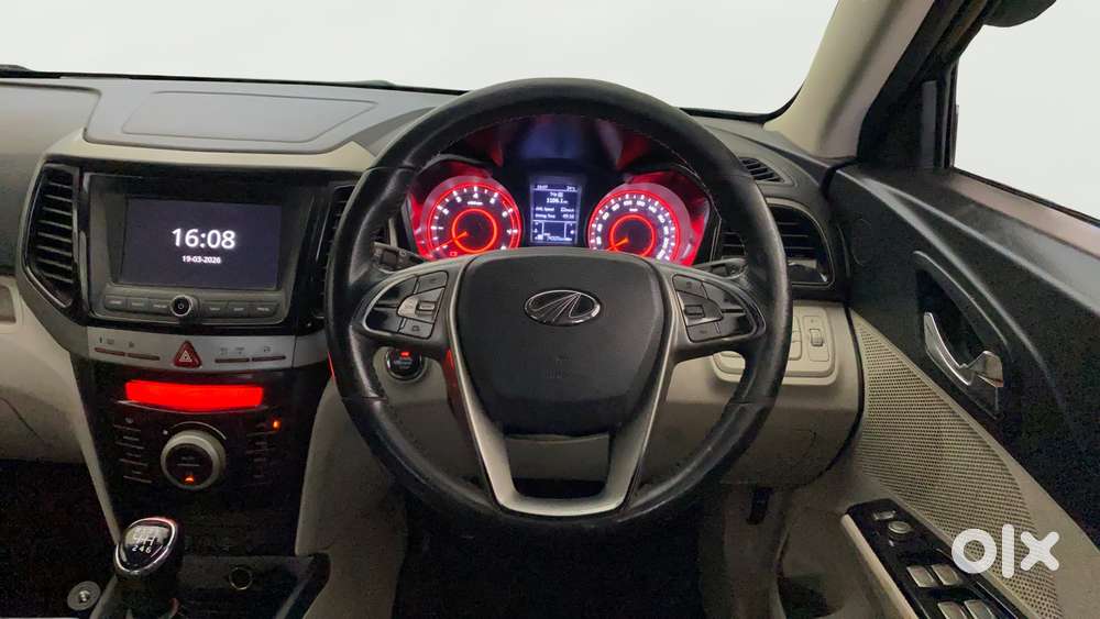 Mahindra Xuv300 W8, 2021, Petrol