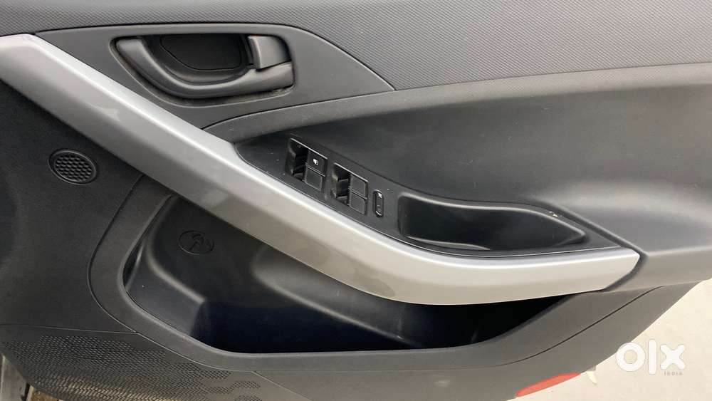 Tata Nexon 1.5 Revotorq Xma Amt (s), 2021, Petrol