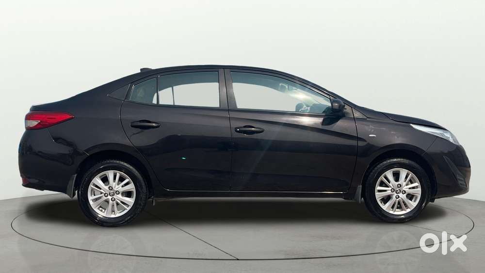 Toyota Yaris J Cvt, 2019, Petrol