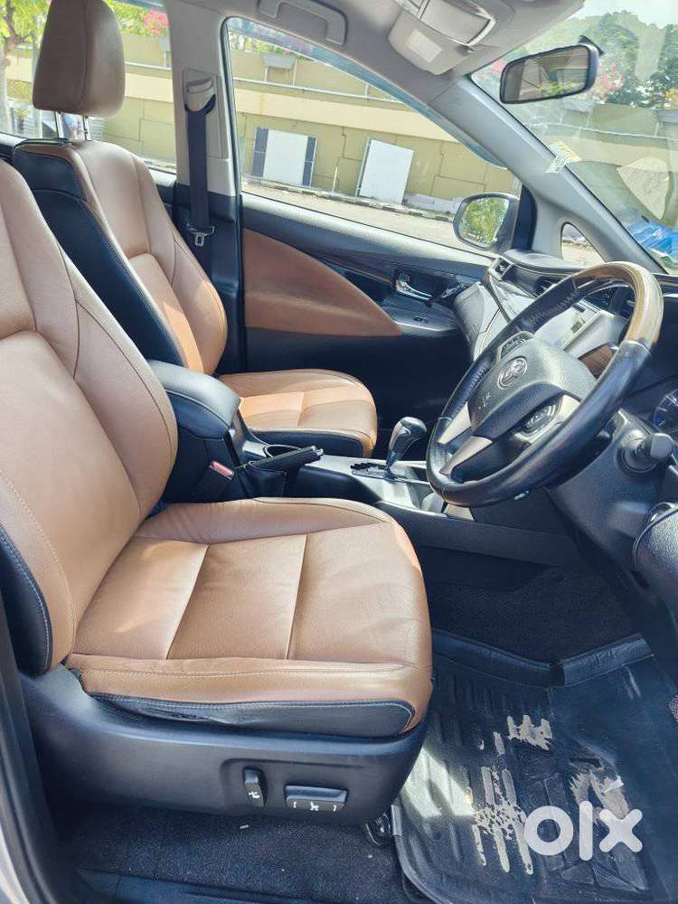 Toyota Innova Crysta 2.8z Automatic, 2016, Diesel