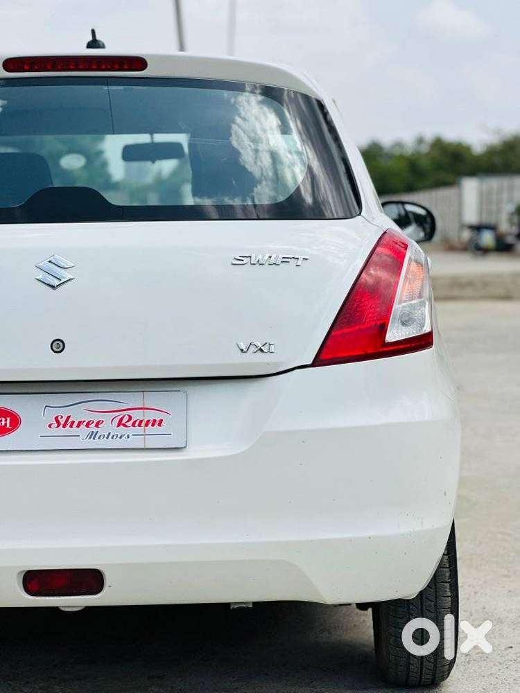 Maruti Suzuki Swift Vxi + Manual, 2015, Petrol