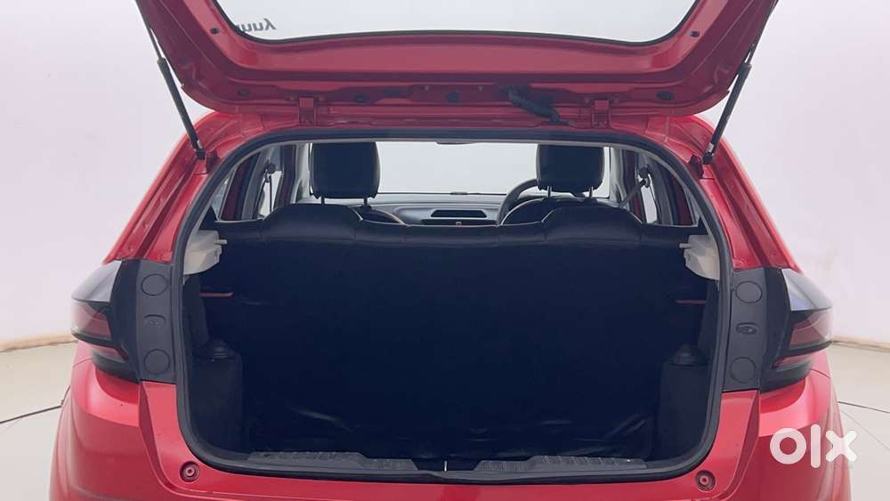 Tata Altroz 1.2 Xe, 2020, Petrol