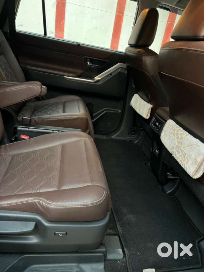 Toyota Innova Hycross 2.0 Zx (o) Hybrid 7 Str, 2024, Electric