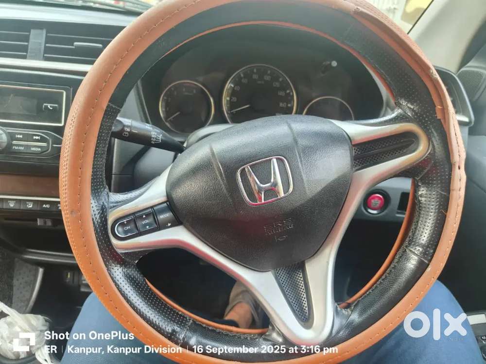 Selling 8 Seater Family Car Top Model Alloy Wheels, Everything Is Good