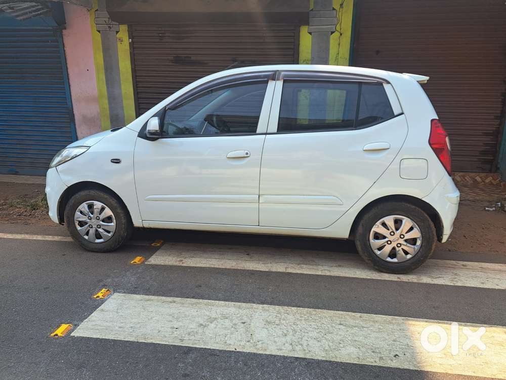 Hyundai I10 Sportz At, 2012, Petrol