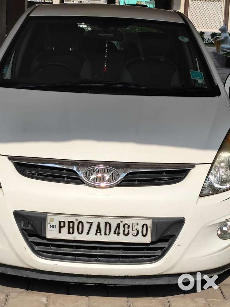 Hyundai I20 Petrol Manual 2012