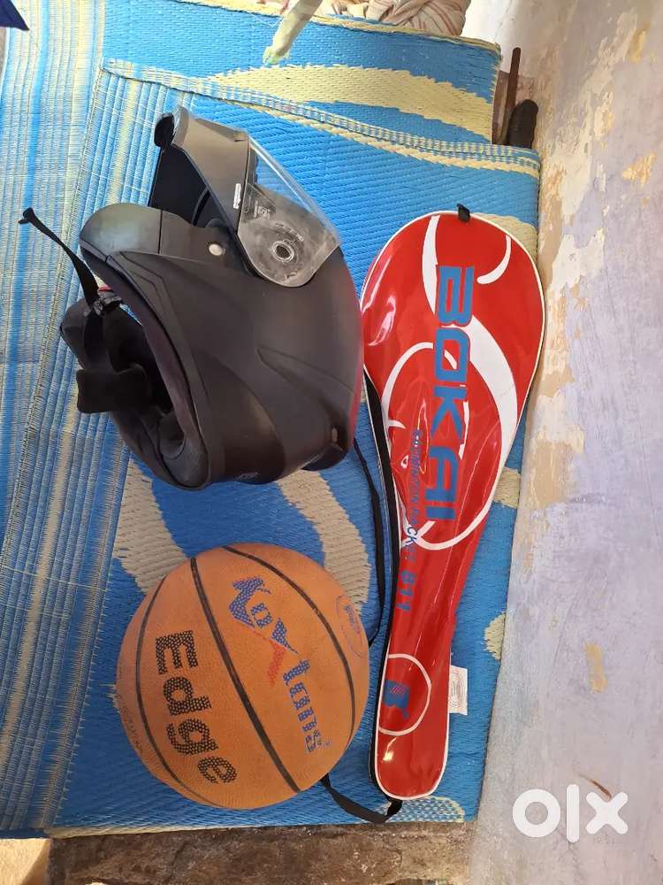 హె.ల్మెట్/Shuttle bats & basketball.