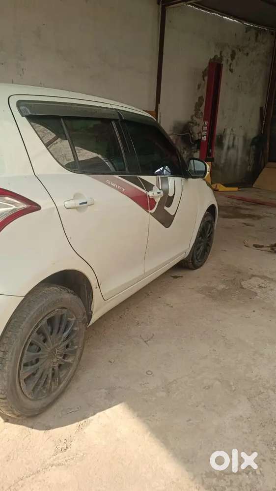 Maruti Suzuki Swift 2013 Petrol 64000 Km Driven