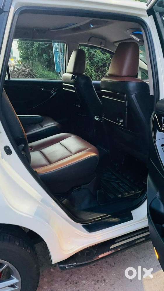 Kl 01 Toyota Innova Crysta 2016 2.8 Z Automatic Diesel Well Maintained