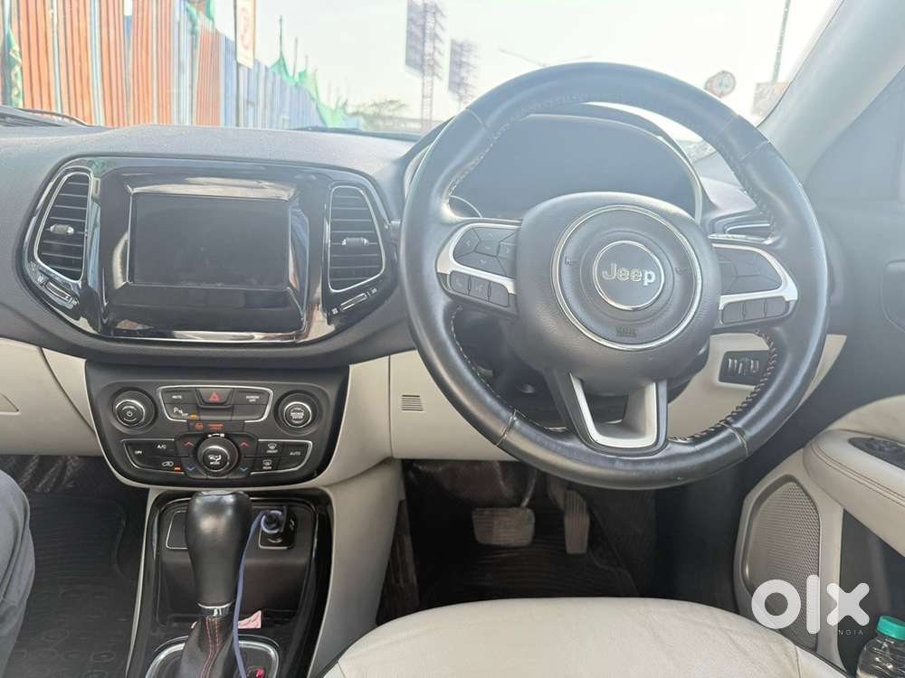Jeep Compass    1.4 (o) Limited    2017